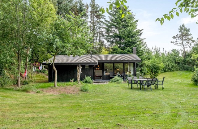 "Wenche" - 840m from the sea by Interhome