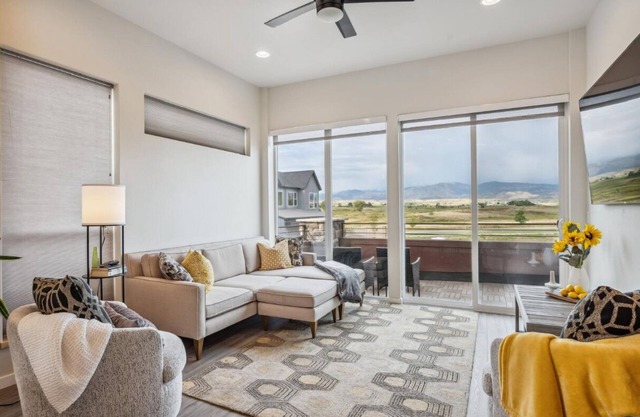 West Longmont 2BDR w/Mountain Views