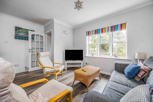 West Wittering Family Cottage Pass the Keys