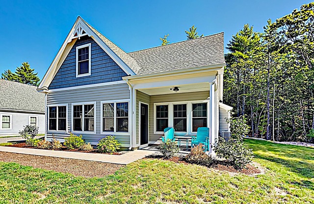 Whale Song Accessible Cottage - Near Beaches w/Resort-style Pool