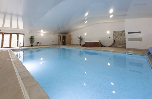 Wheal Drea, B&B - a hotel room that sleeps 2 guests in 1 bedroom