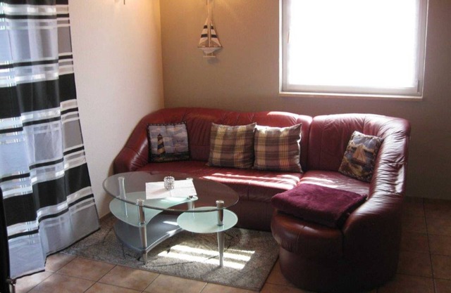 Whg 8 (Alter Strand) - Holiday home Anna