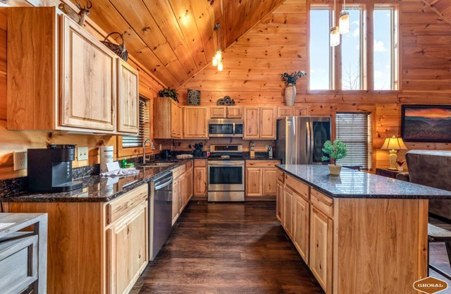 Whispering Pines Retreat By Ghosal Luxury Lodging