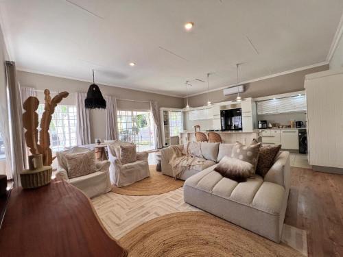 Whispering Thorns Off-Site Apartment