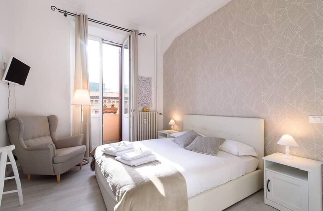 White Napoleone Apartment