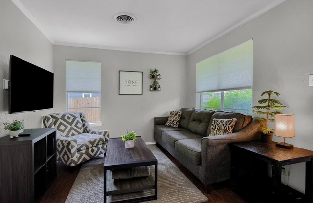 Whitesboro’s Hidden Gem Cozy Downtown Haven