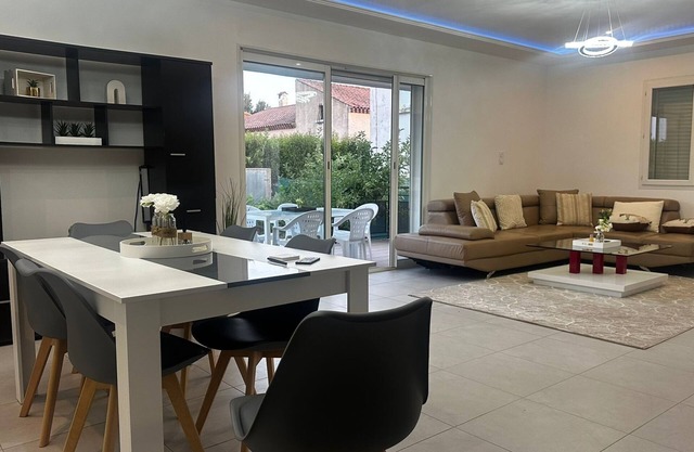 Whole house: accommodation - Saint-André-de-Sangonis, France