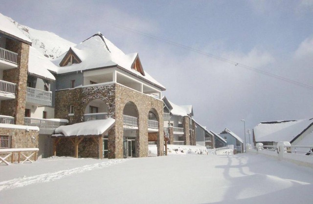Wifi, 300m from ski slopes, fitness, swimming pool, terrace, tv, ski locker, 44m², Barèges/La Mongie