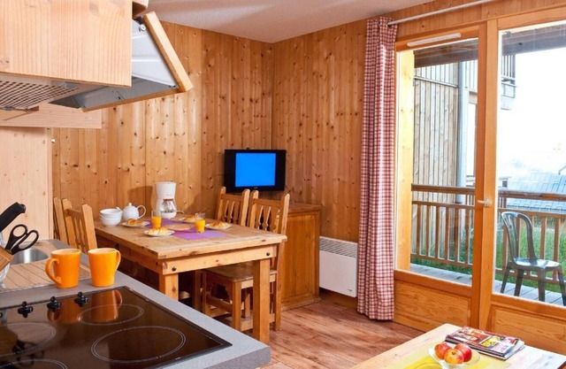 Wifi, 300m from ski slopes, Ground floor, fitness, swimming pool, sauna, terrace, balcony, parking