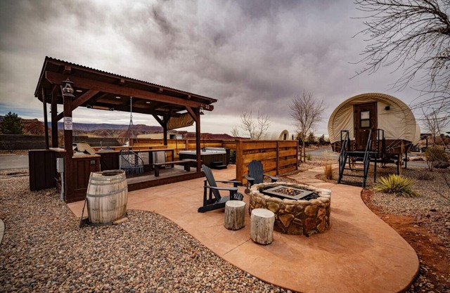 Wild Cow Mary Wagon #28 w/1QB and 2 BB w/Outdoor Kitchen