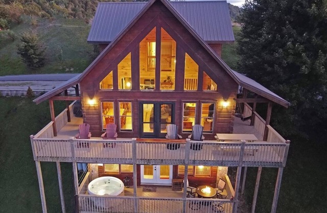 Wildlife Ridge-Views, Gameroom, Hot Tub 4300' Elev