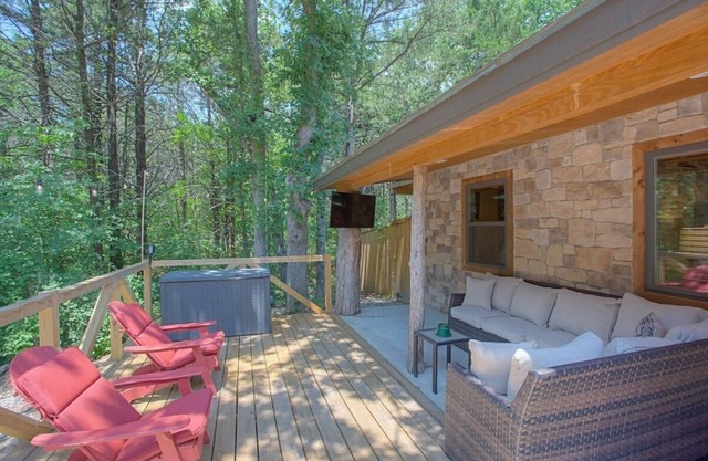 Willard Refuge | Hottub