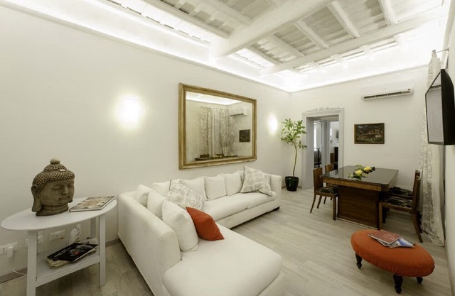 WIN-SUITE A few steps from the Spanish Steps and Via Condotti and Via del Corso