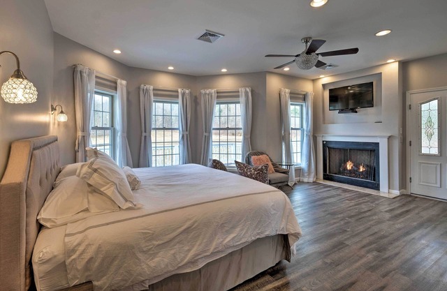 'Windham Manor' on 45 Acres - 5 Mi. to Ski Resort!