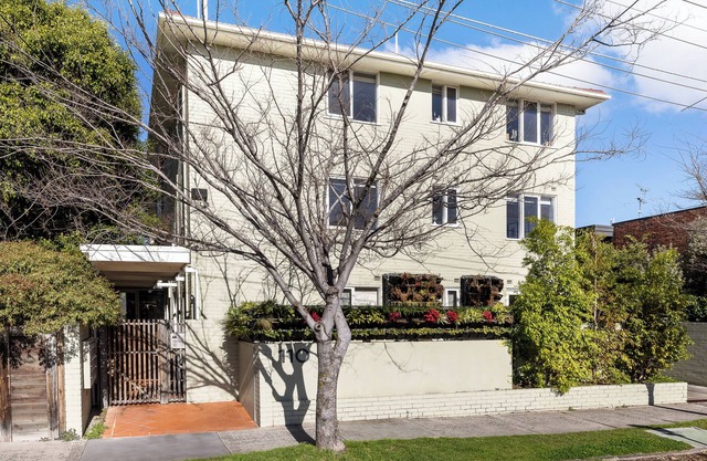 Windsor Apartments by Urban Rest