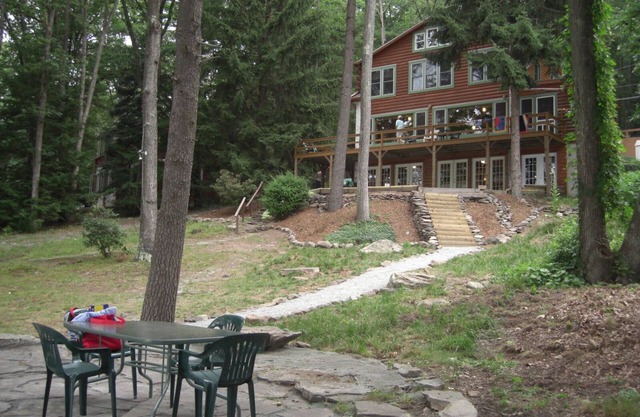 WINDWARD Lodge - LARGE LAKEFRONT & Ski Slope View - sleeps 14+