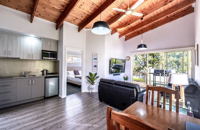 Wineglass - Quaint and comfortable.