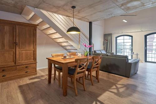 Wohnung in Brandenburg An Der Havel mit Grill, Terrasse und Garten