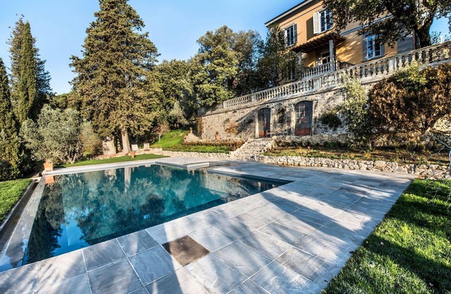 Wonderful private villa for 14 guests with A/C, private pool, WIFI, TV, patio and pets allowed