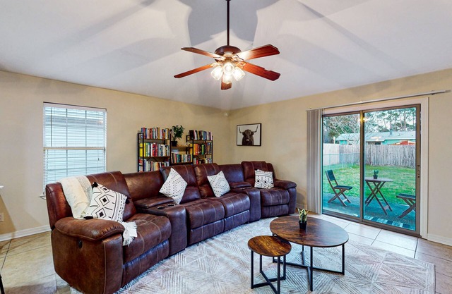 Wonderful dog-friendly home with washer/dryer, patio, & kitchen - close to beach