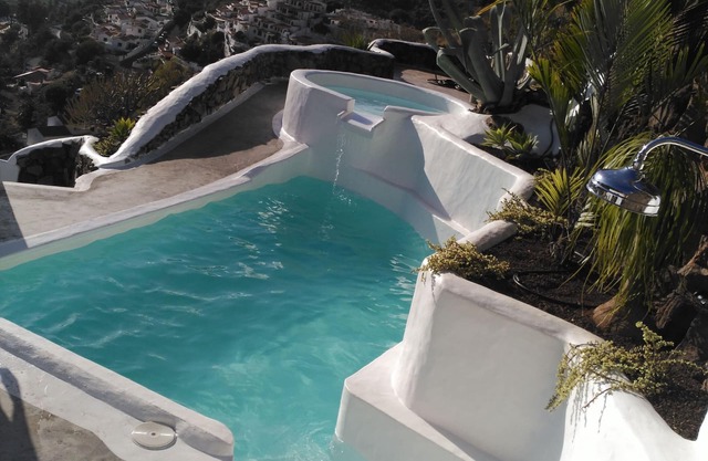Wonderful house with private pool garden and jacuzzi