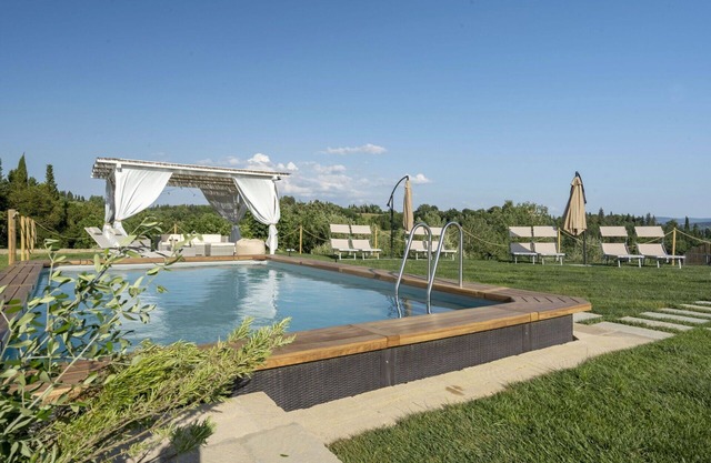 Wonderful private villa with private pool, A/C, WIFI, TV, patio, pets allowed and panoramic view