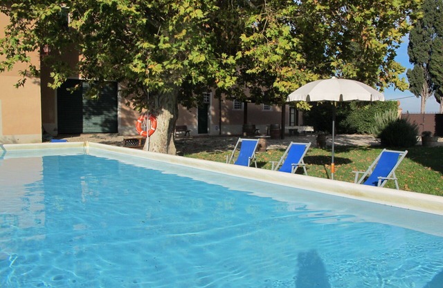 Wonderful private villa for 33 guests with private pool, WIFI, TV, patio and pets allowed