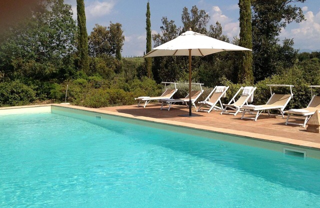 Wonderful private villa for 18 guests with WIFI, private pool, A/C, TV, panoramic view and parking