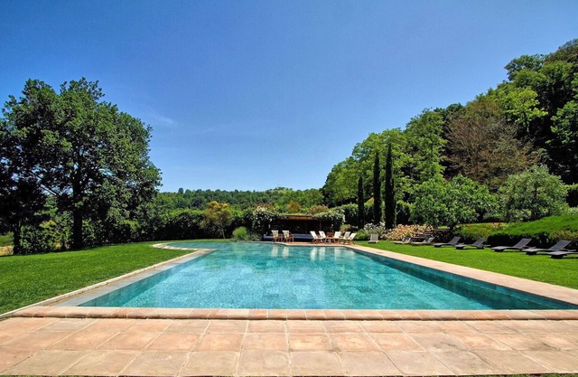 Wonderful private villa with WIFI, hot tub, private pool, A/C, TV, patio, close to San Gimignano