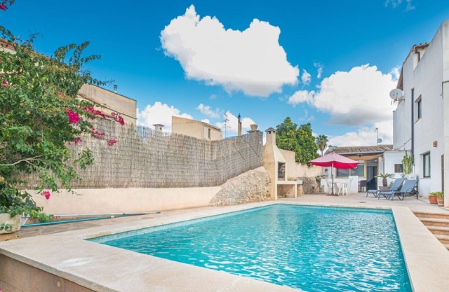 Wonderful private villa for 4 guests with private pool, A/C, TV, terrace and pets allowed