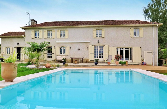 Wonderful private villa for 9 guests with A/C, private pool, WIFI, TV and terrace