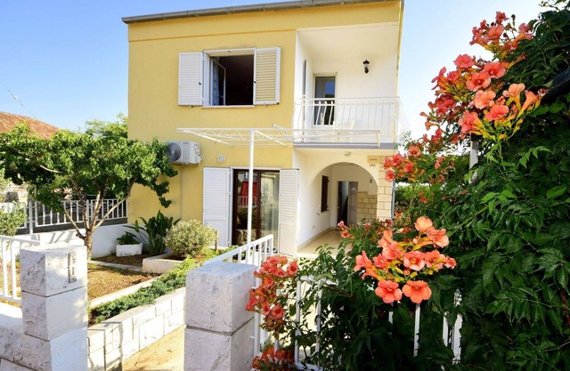 Wonderful private villa for 8 guests with A/C, WIFI, TV and terrace