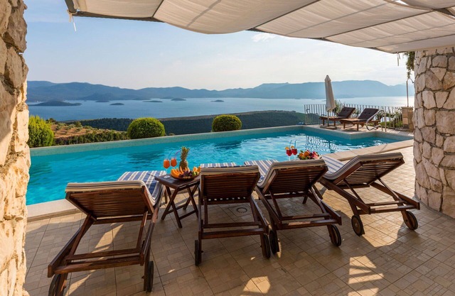 Wonderful private villa with hot tub, WIFI, private pool, A/C, TV, terrace and pets allowed