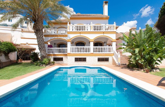 Wonderful private villa for 8 guests with private pool, WIFI, A/C, TV and patio