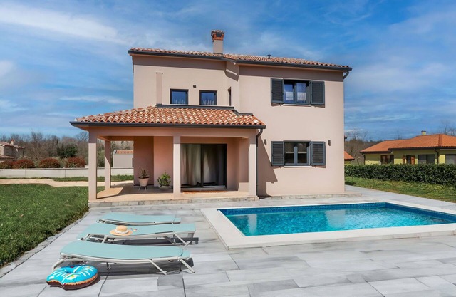 Wonderful private villa for 8 people with A/C, WIFI, private pool, TV and terrace