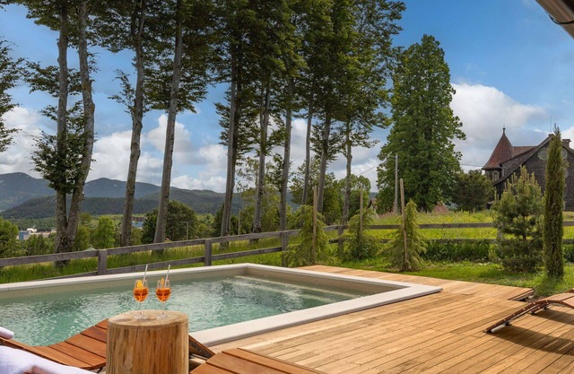 Wonderful private villa for 10 people with private pool, WIFI, hot tub, TV, terrace and pets all.