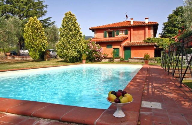 Wonderful private villa for 12 guests with private pool, WIFI, pets allowed and panoramic view
