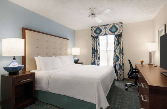 Wonderful Vacation Stay! 2 Convenient Units, Pool, Near Lakes Regional Park