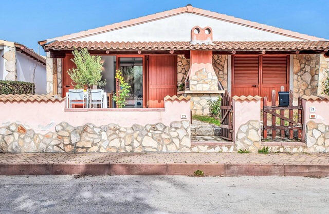 Wonderful villa for 4 people with pool, WIFI, A/C, TV and terrace