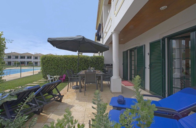 Wonderful villa for 6 guests with WIFI, A/C, pool, hot tub, TV, terrace and pets allowed