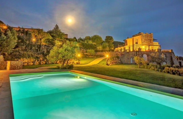 Wonderful villa with A/C, internet, private pool, TV, patio, panoramic view, close to San Gimignano