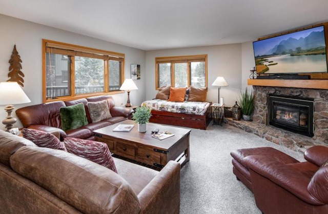 Woods Manor 202A Condo Great Location And Amenities