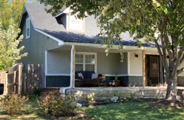 WOW! Spacious Retreat & amazing yard 2400+4bd/3bth