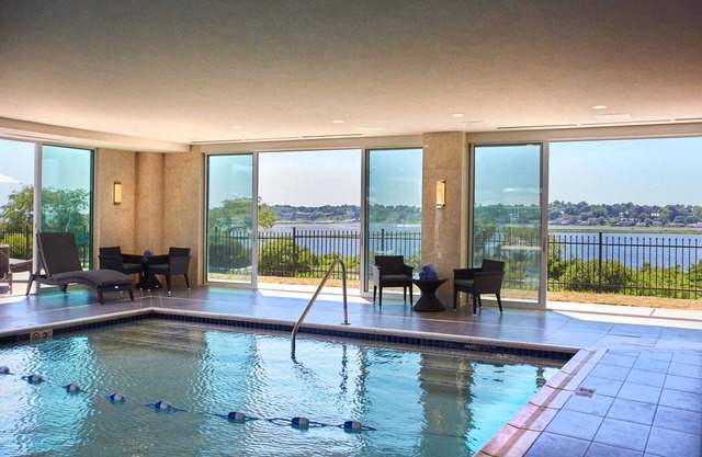 Wyndham Newport Hotel