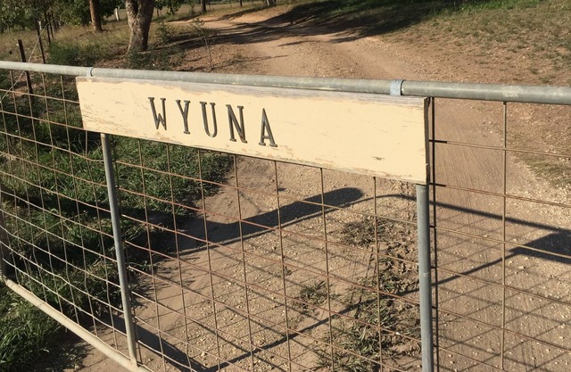 'WYUNA' Lue farm stay with a view......