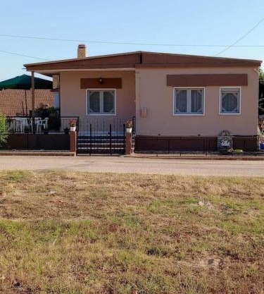 Xaris House