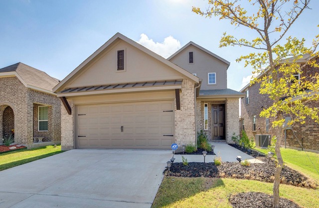 Yard & Office: Spacious Family Home in Forney