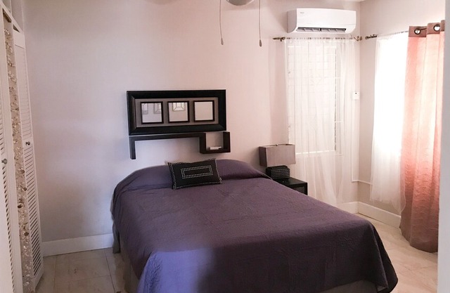 YD Rooftop Lounge ocean view salt water pool with mountain view large 2bdrm