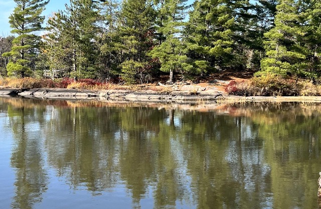 Year-round paradise. Perfect for boating, swimming, fishing (summer and winter)