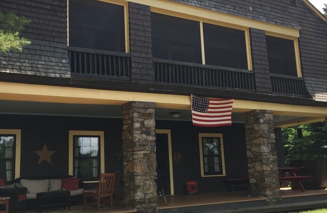 Year Round 'Winter Lodge'.a 6 Bedroom Historic Adirondack Retreat